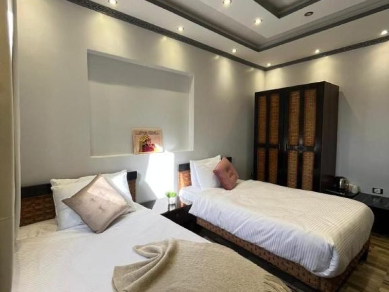 Deluxe Double or Twin Room with Mountain View